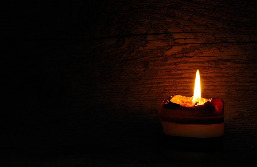 Remembrance candle reflecting thoughtful cremation choices in Orange City, FL.